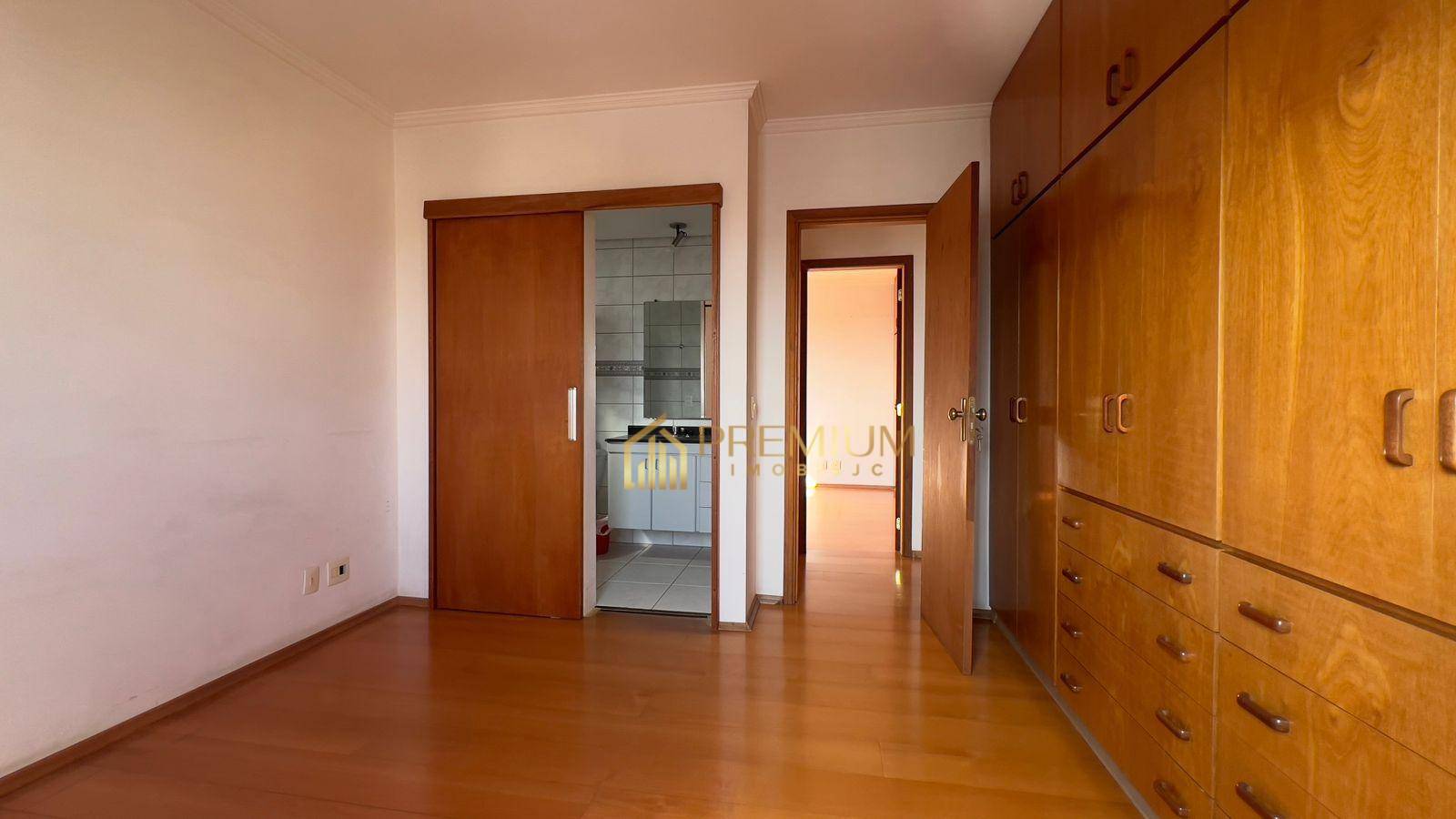 Apartamento à venda com 3 quartos, 117m² - Foto 9