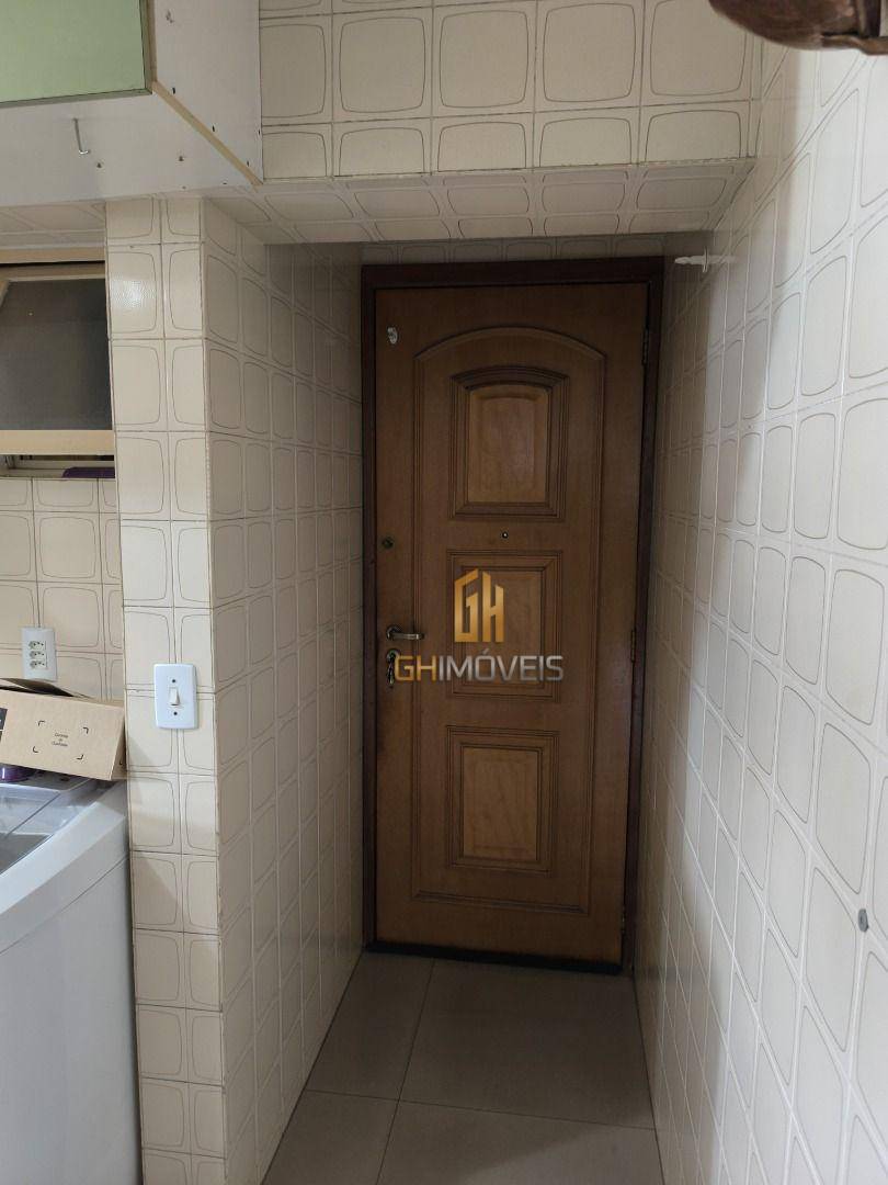 Apartamento à venda com 3 quartos, 227m² - Foto 23