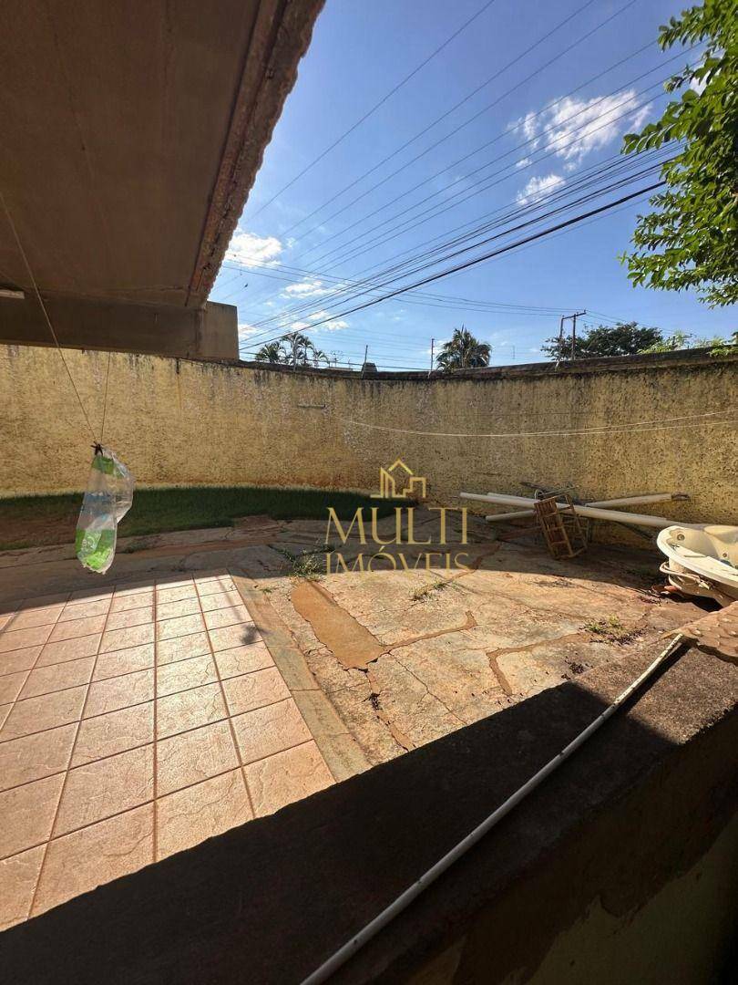 Casa à venda e aluguel com 5 quartos, 562m² - Foto 5