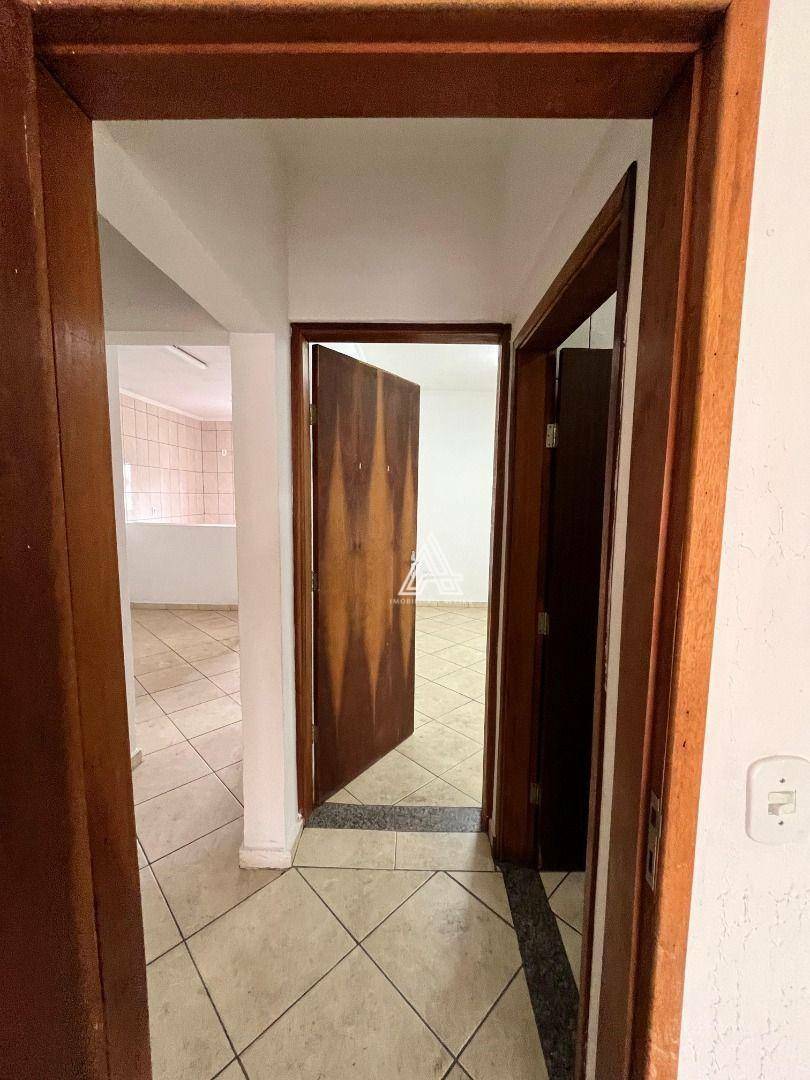 Casa para alugar com 6 quartos, 200m² - Foto 18