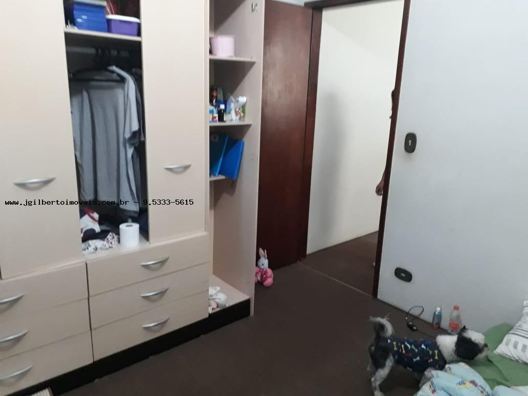 Casa à venda com 2 quartos, 170m² - Foto 3