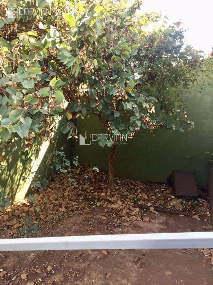 Casa à venda com 2 quartos, 70m² - Foto 19