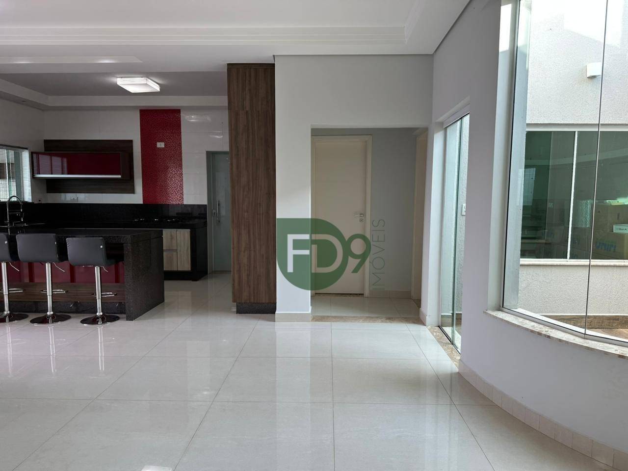 Casa à venda com 3 quartos, 240m² - Foto 8