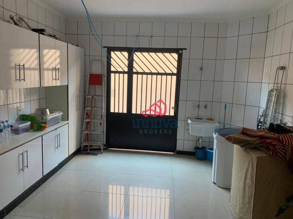 Casa à venda com 3 quartos, 375m² - Foto 2