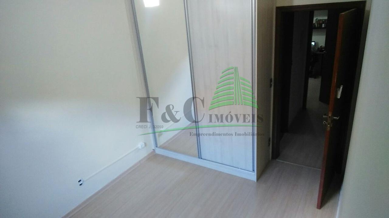 Casa à venda com 3 quartos, 180m² - Foto 11