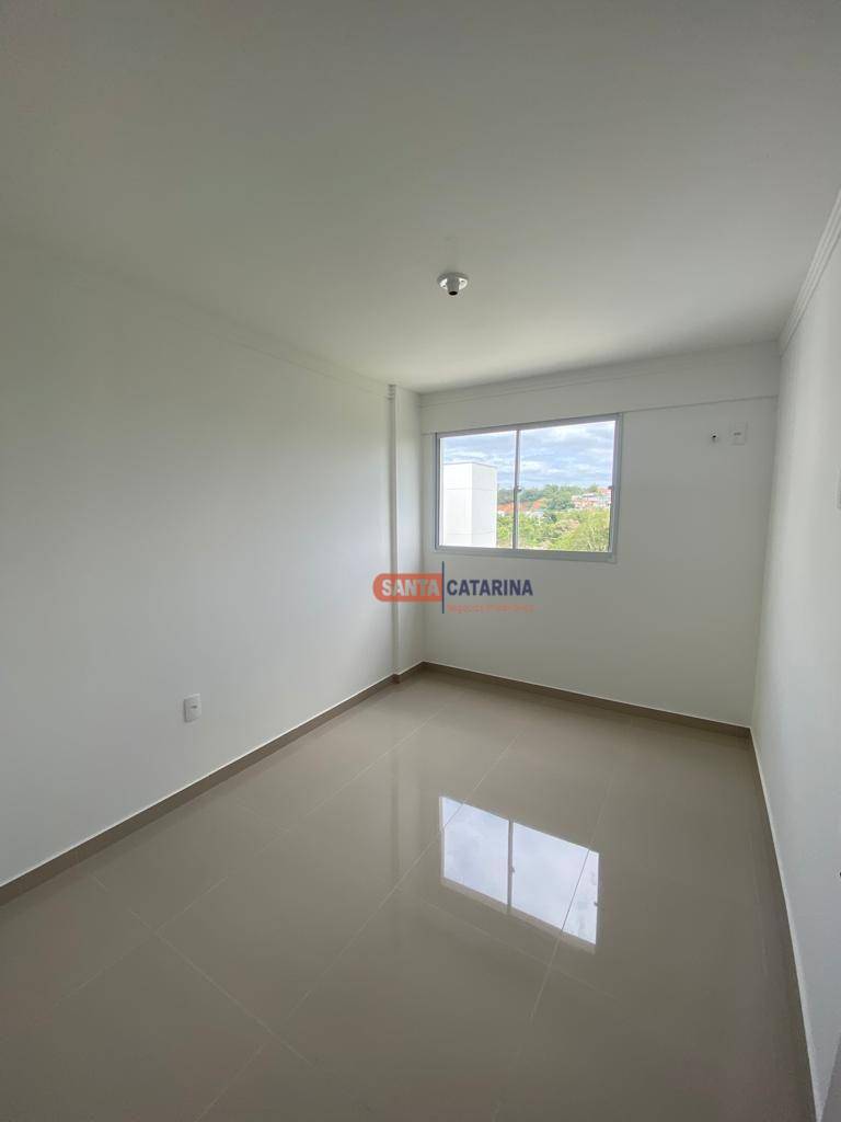 Apartamento para alugar com 2 quartos, 60m² - Foto 7