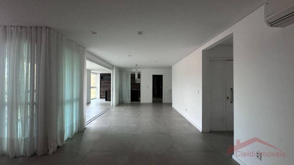 Apartamento, 4 quartos, 231 m² - Foto 3