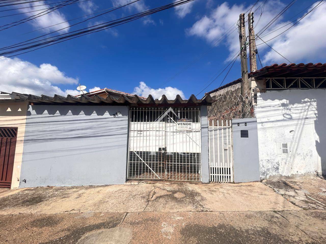 Casa à venda com 3 quartos, 79m² - Foto 1