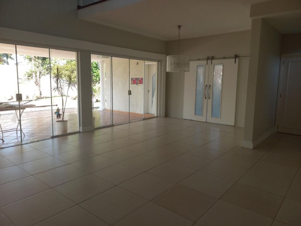 Casa de Condomínio à venda com 4 quartos, 381m² - Foto 5