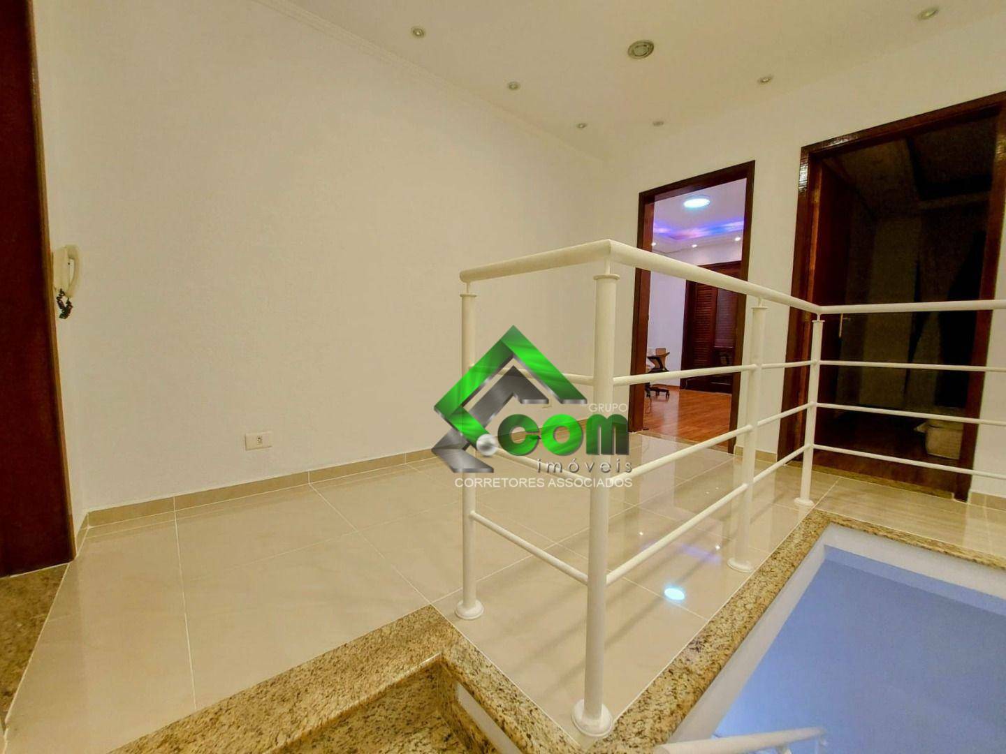 Casa à venda com 3 quartos, 321m² - Foto 12