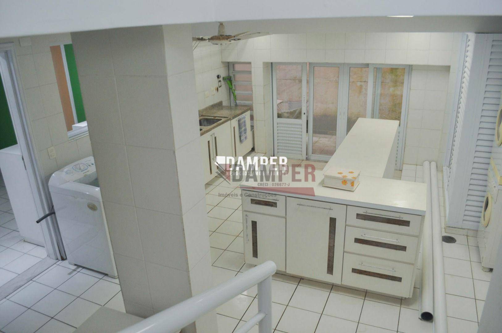 Sobrado à venda com 8 quartos, 585m² - Foto 31