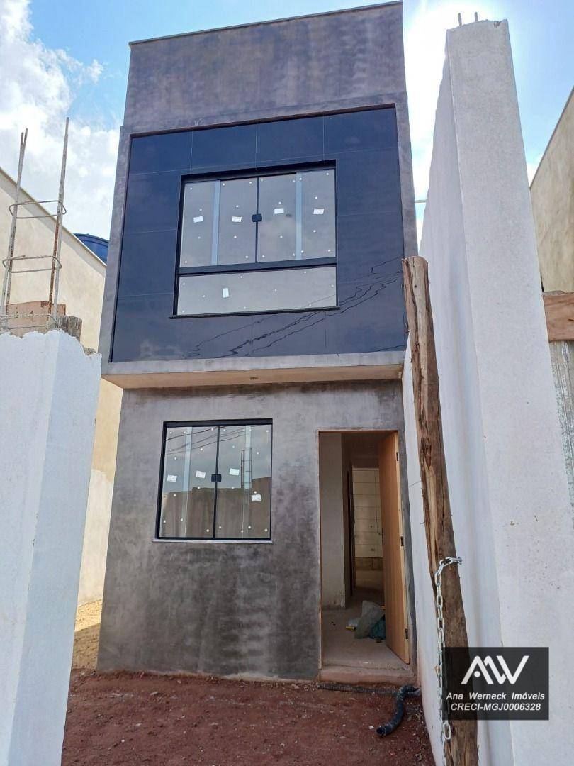 Casa à venda com 2 quartos, 70m² - Foto 2