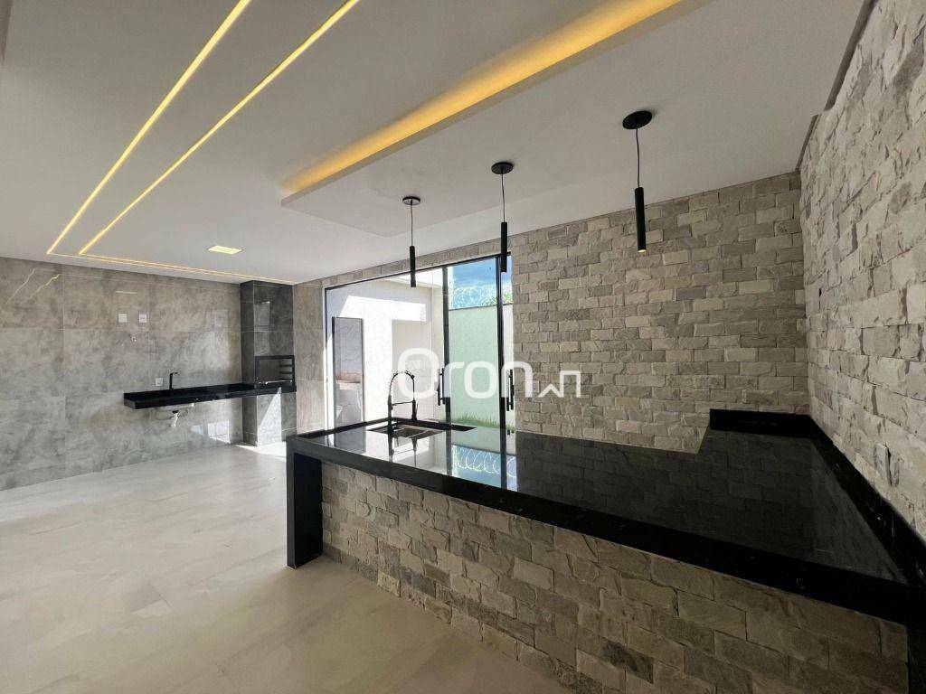 Casa à venda com 3 quartos, 150m² - Foto 1