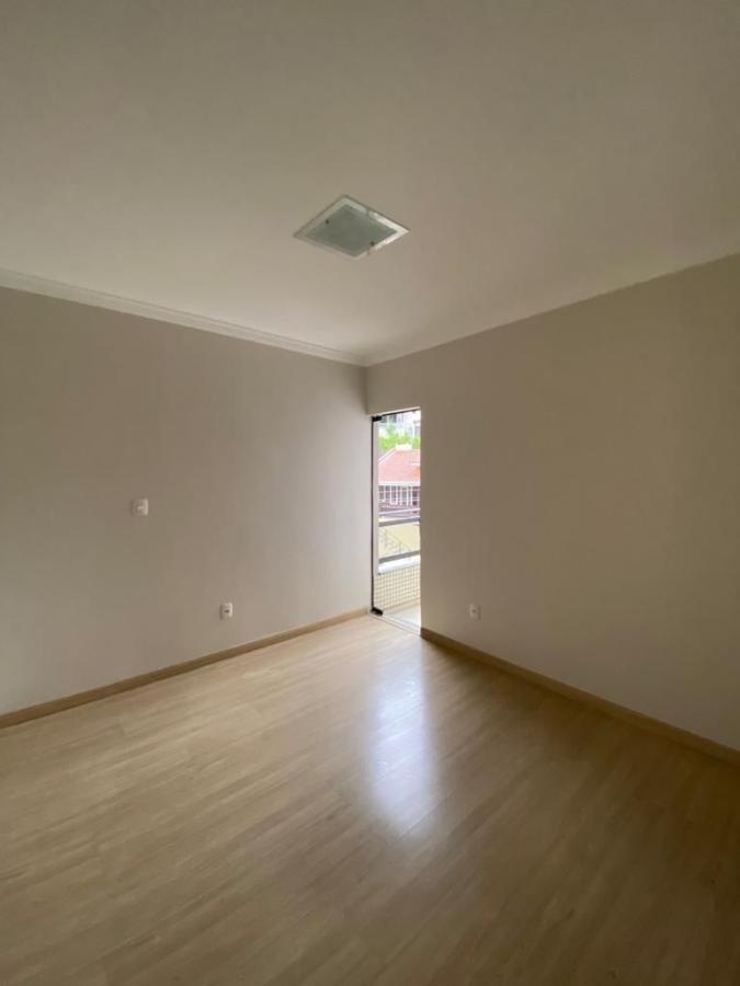 Apartamento à venda com 3 quartos, 211m² - Foto 32