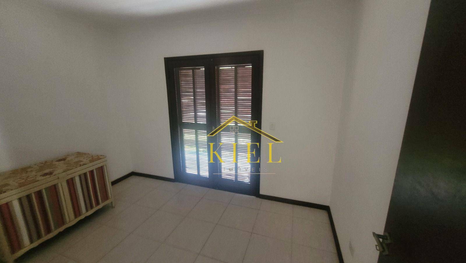 Casa à venda com 4 quartos, 220m² - Foto 12