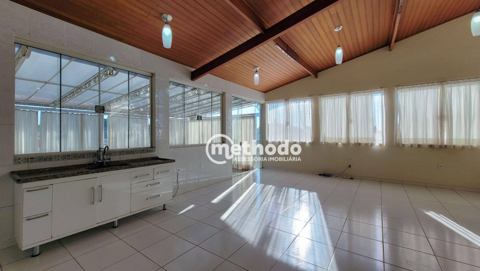 Casa à venda com 6 quartos, 250m² - Foto 21