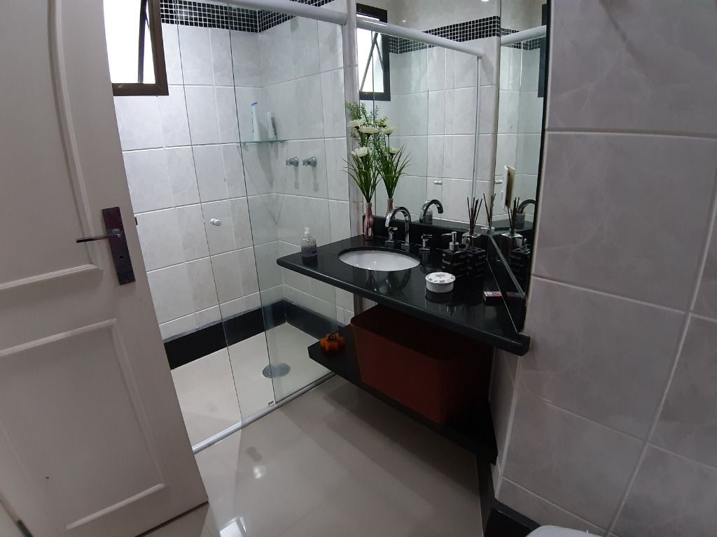 Apartamento à venda e aluguel com 3 quartos, 190m² - Foto 13