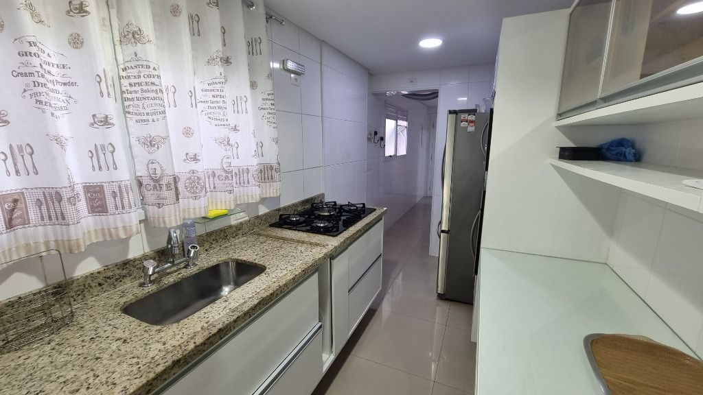 Apartamento à venda com 3 quartos, 135m² - Foto 23