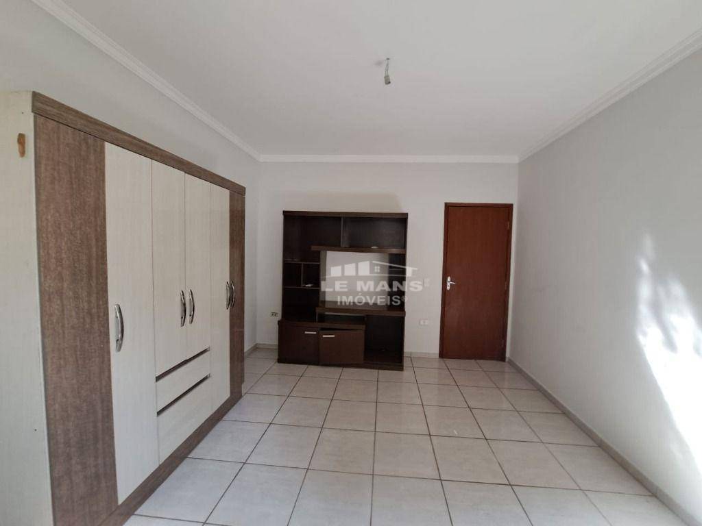 Casa à venda com 2 quartos, 100m² - Foto 2