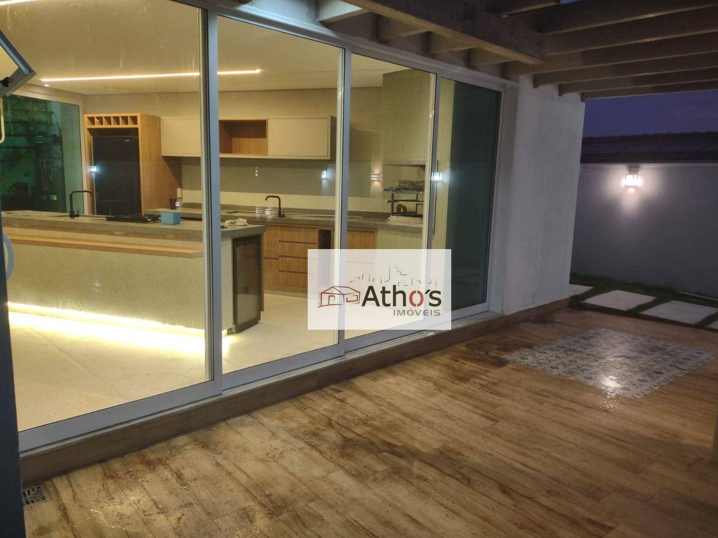 Sobrado à venda com 4 quartos, 302m² - Foto 31