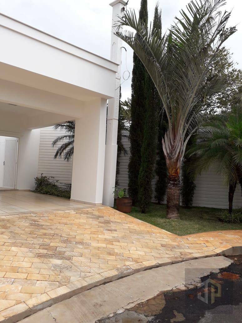 Casa à venda com 3 quartos, 202m² - Foto 4