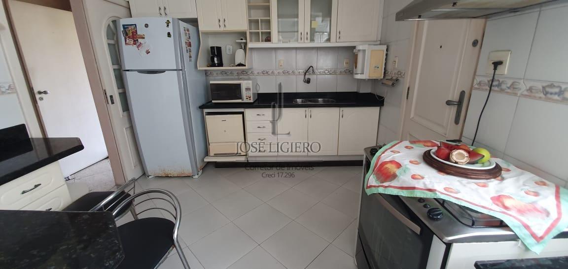 Apartamento à venda com 3 quartos, 146m² - Foto 22