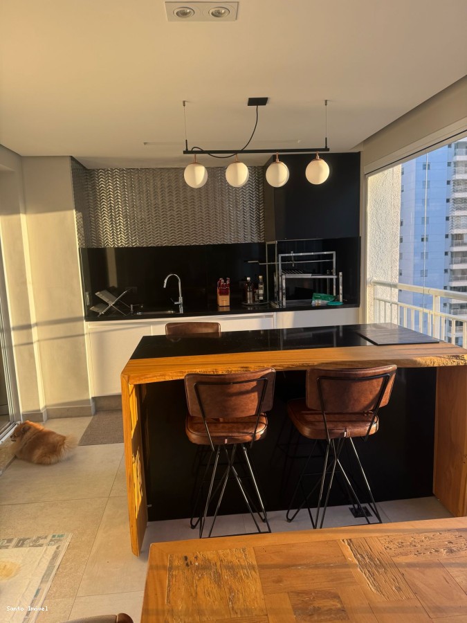 Apartamento para alugar com 3 quartos, 198m² - Foto 2