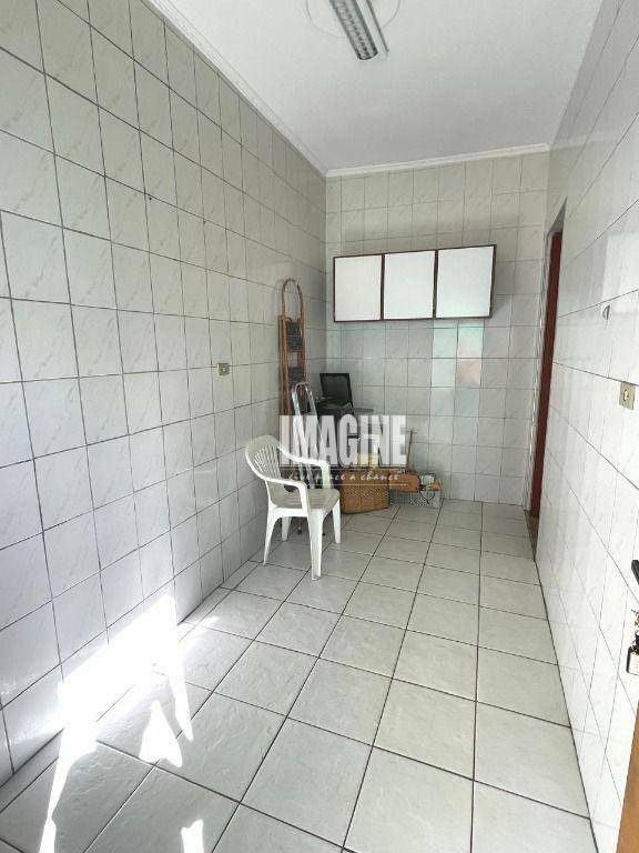 Casa para alugar com 2 quartos, 120m² - Foto 15