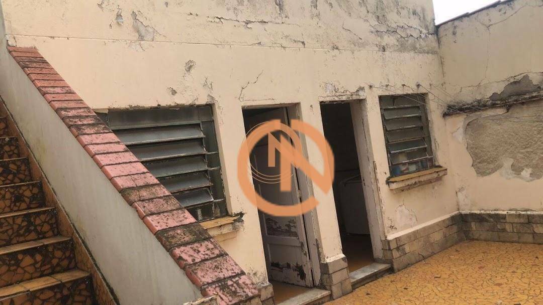 Sobrado à venda e aluguel com 4 quartos, 180m² - Foto 4