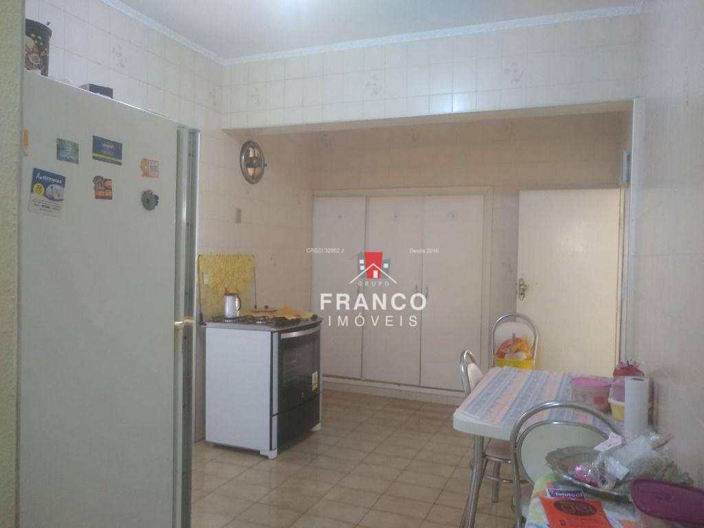 Casa à venda e aluguel com 3 quartos, 127m² - Foto 12