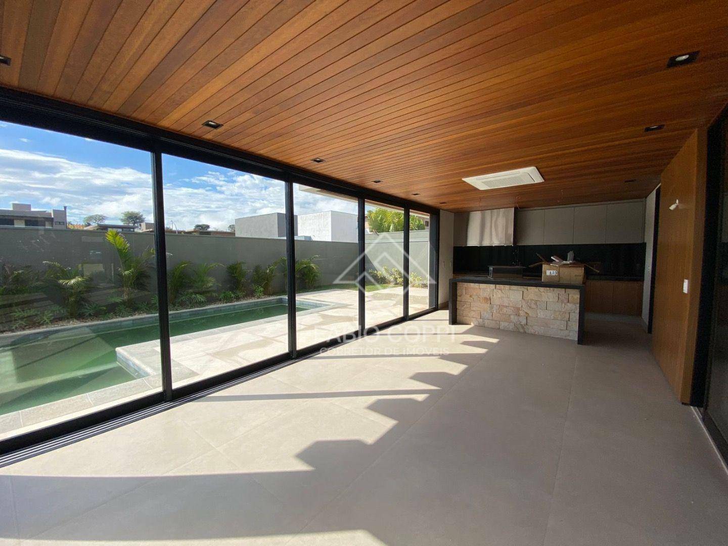 Casa de Condomínio à venda com 4 quartos, 383m² - Foto 1