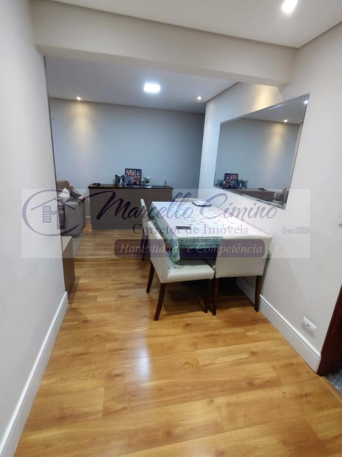 Apartamento à venda com 2 quartos, 70m² - Foto 4