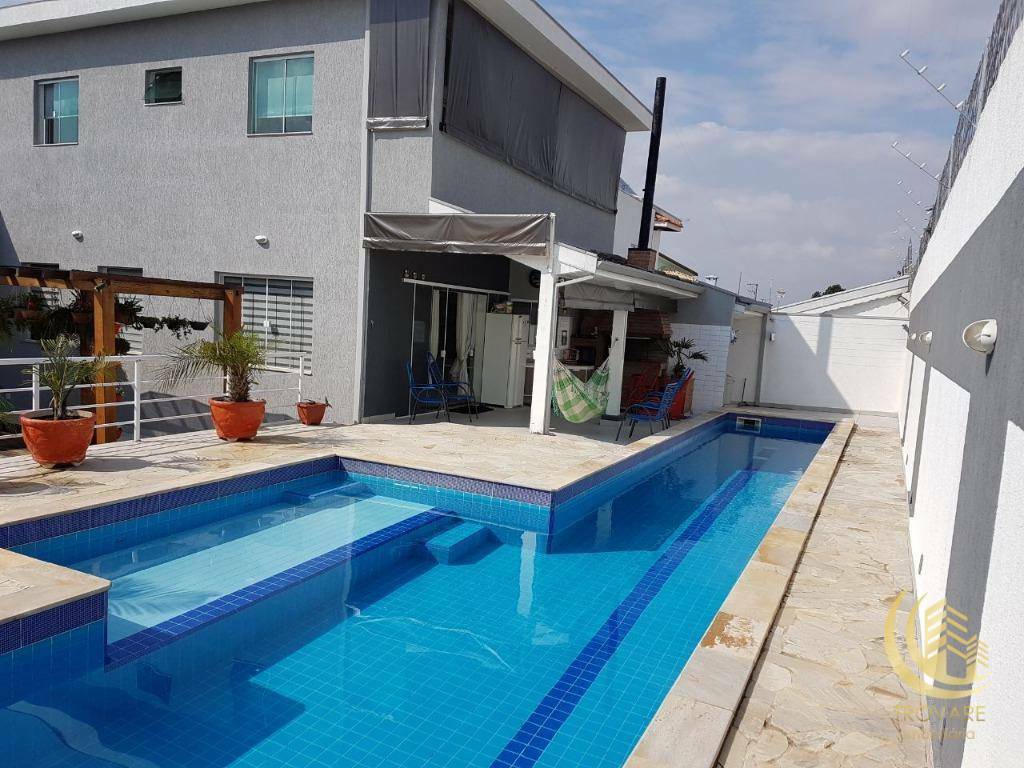 Sobrado à venda com 4 quartos, 400m² - Foto 1