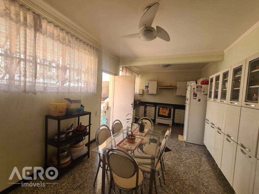 Casa à venda com 3 quartos, 316m² - Foto 38