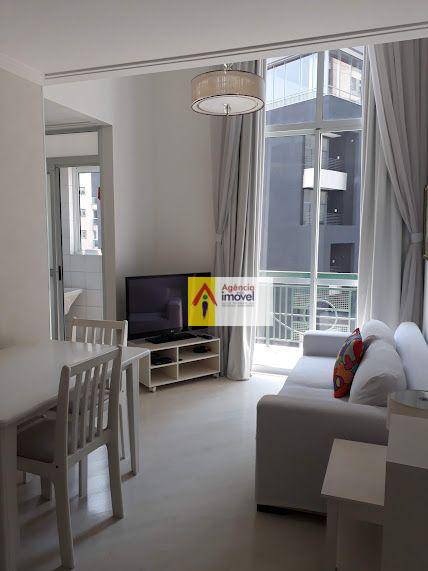 Apartamento para alugar com 1 quarto, 50m² - Foto 1