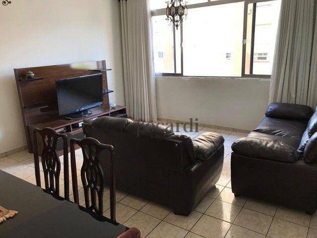 Apartamento à venda com 3 quartos, 157m² - Foto 3