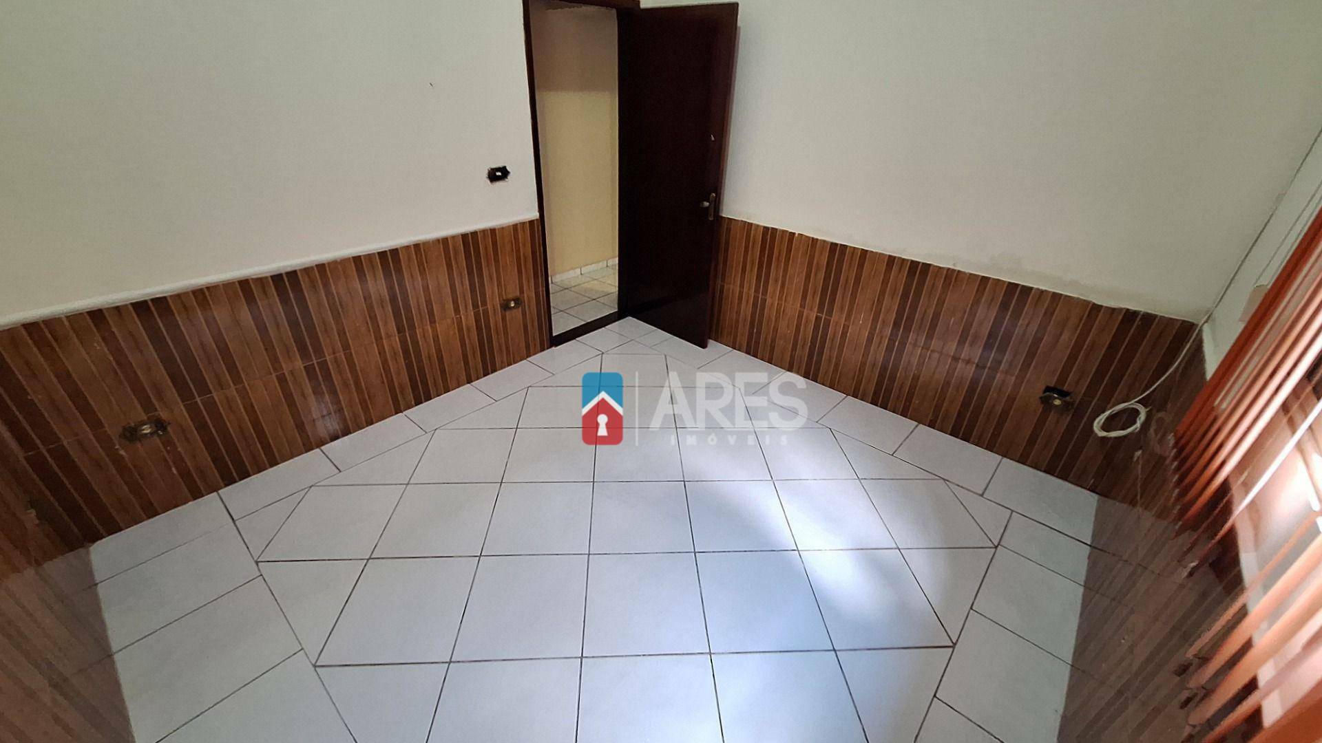 Casa para alugar com 2 quartos, 140m² - Foto 6