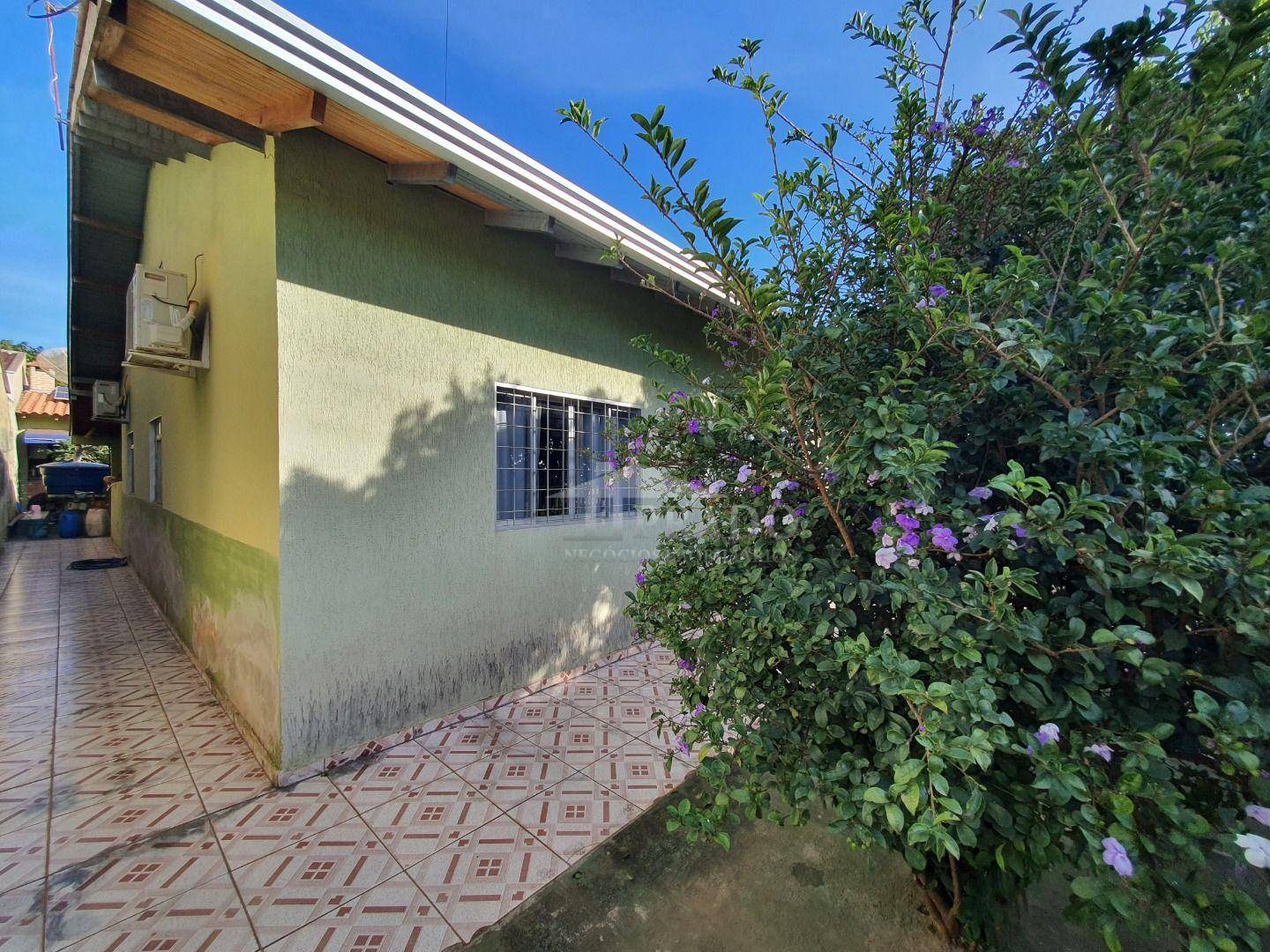 Casa à venda com 4 quartos, 166m² - Foto 2