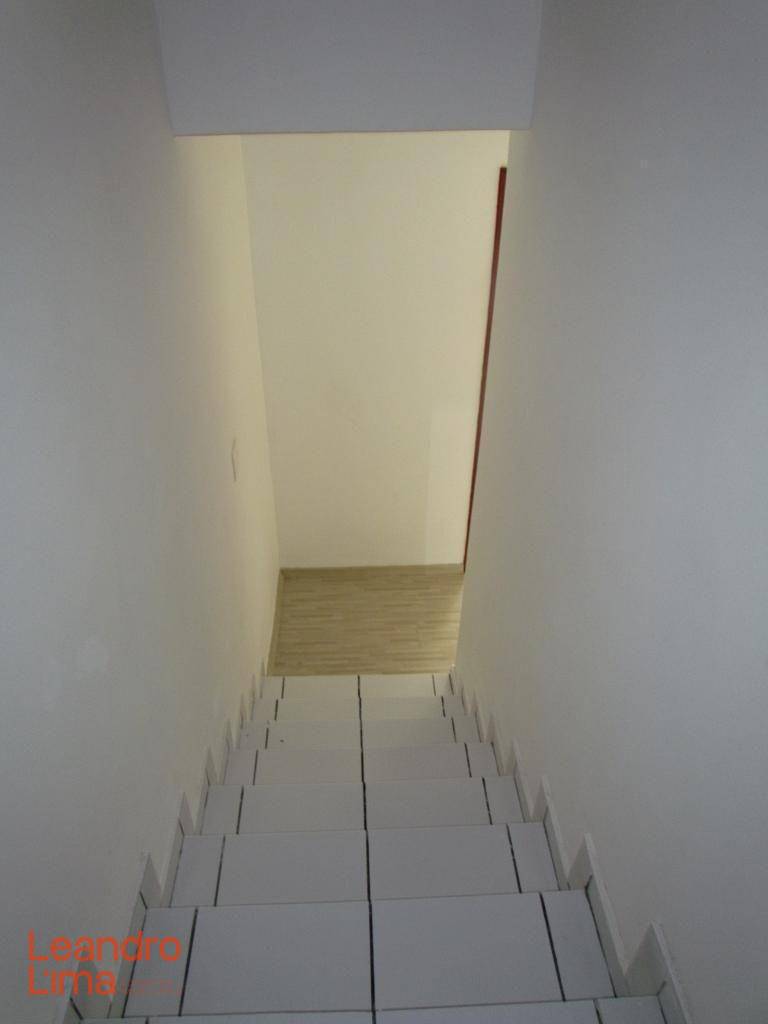 Casa à venda e aluguel com 3 quartos, 180m² - Foto 11