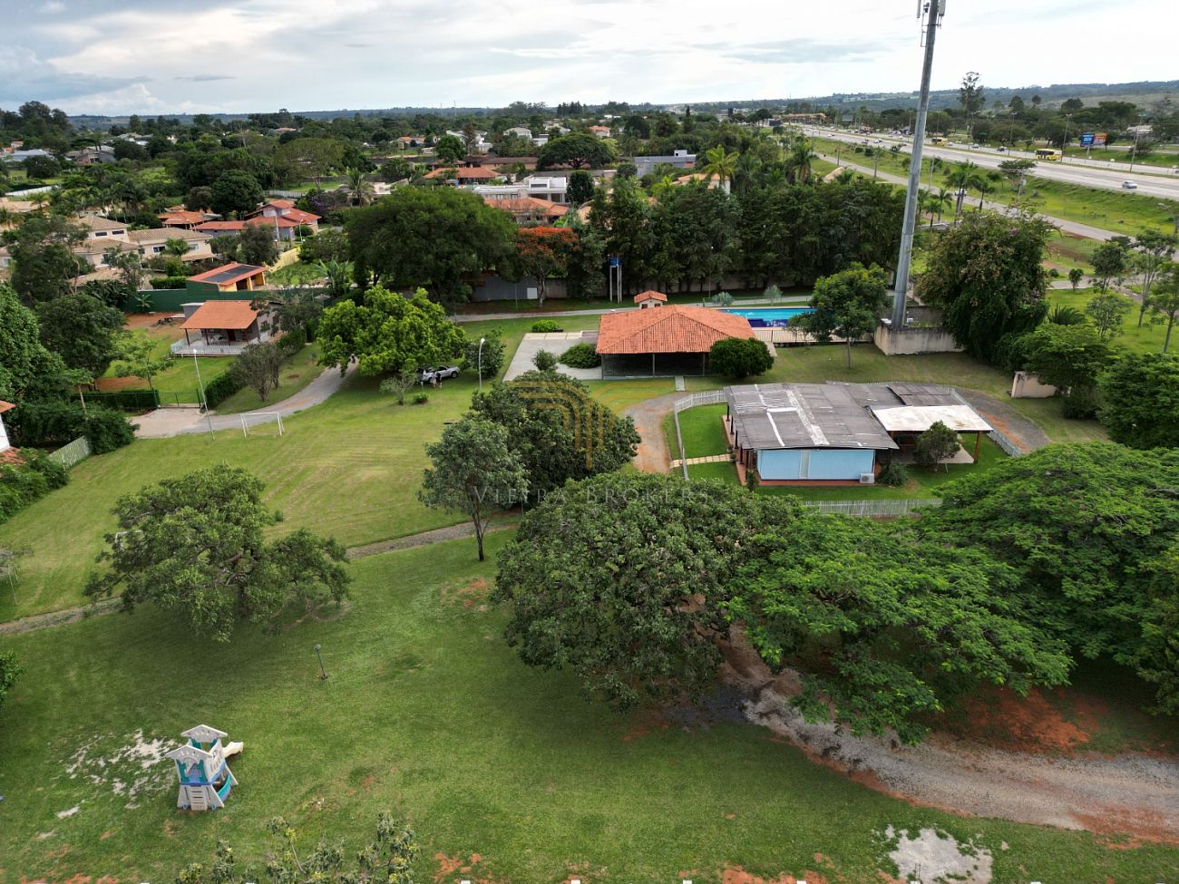 Casa de Condomínio para alugar com 4 quartos, 500m² - Foto 30