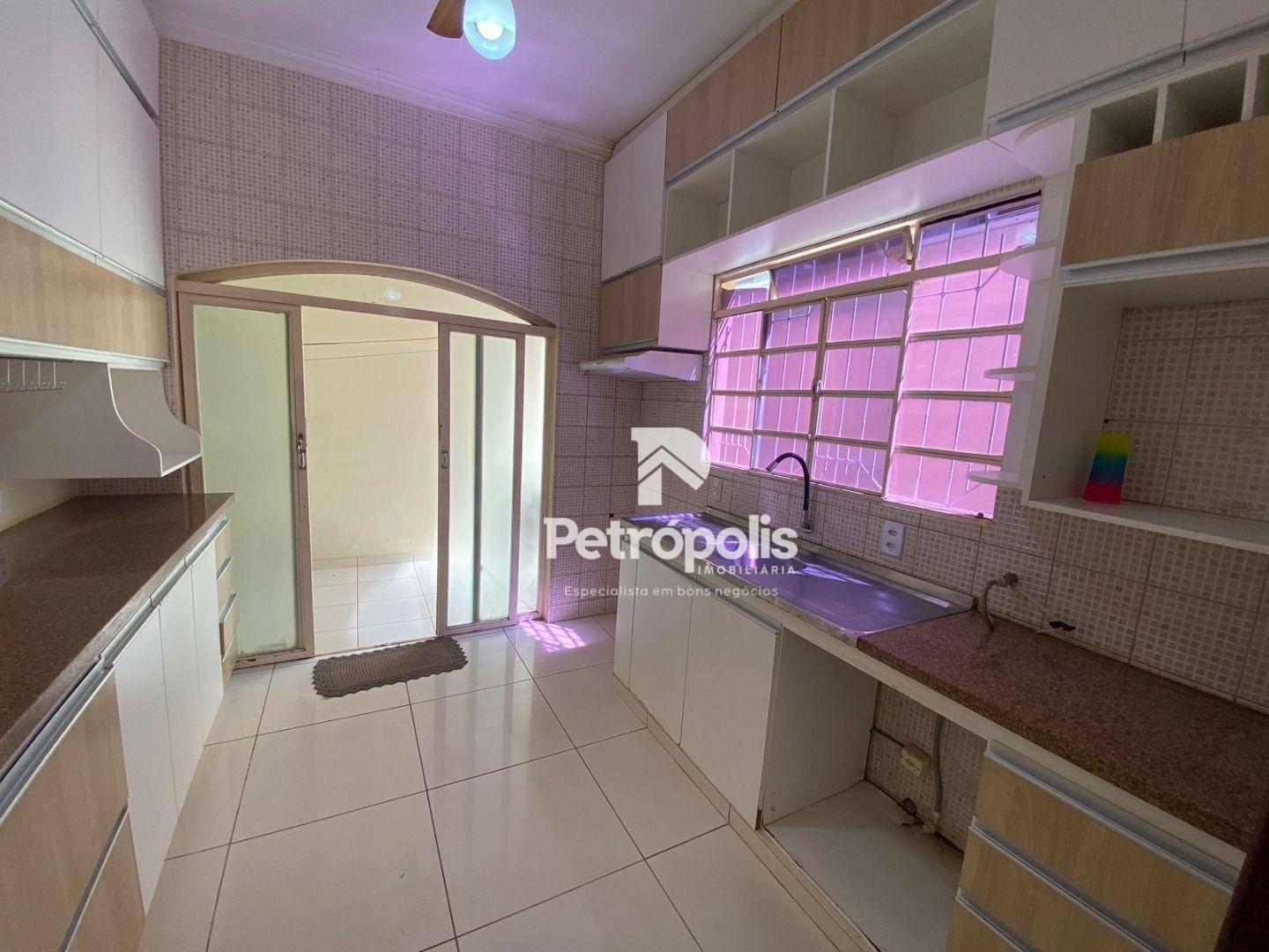 Casa à venda com 3 quartos, 190m² - Foto 8