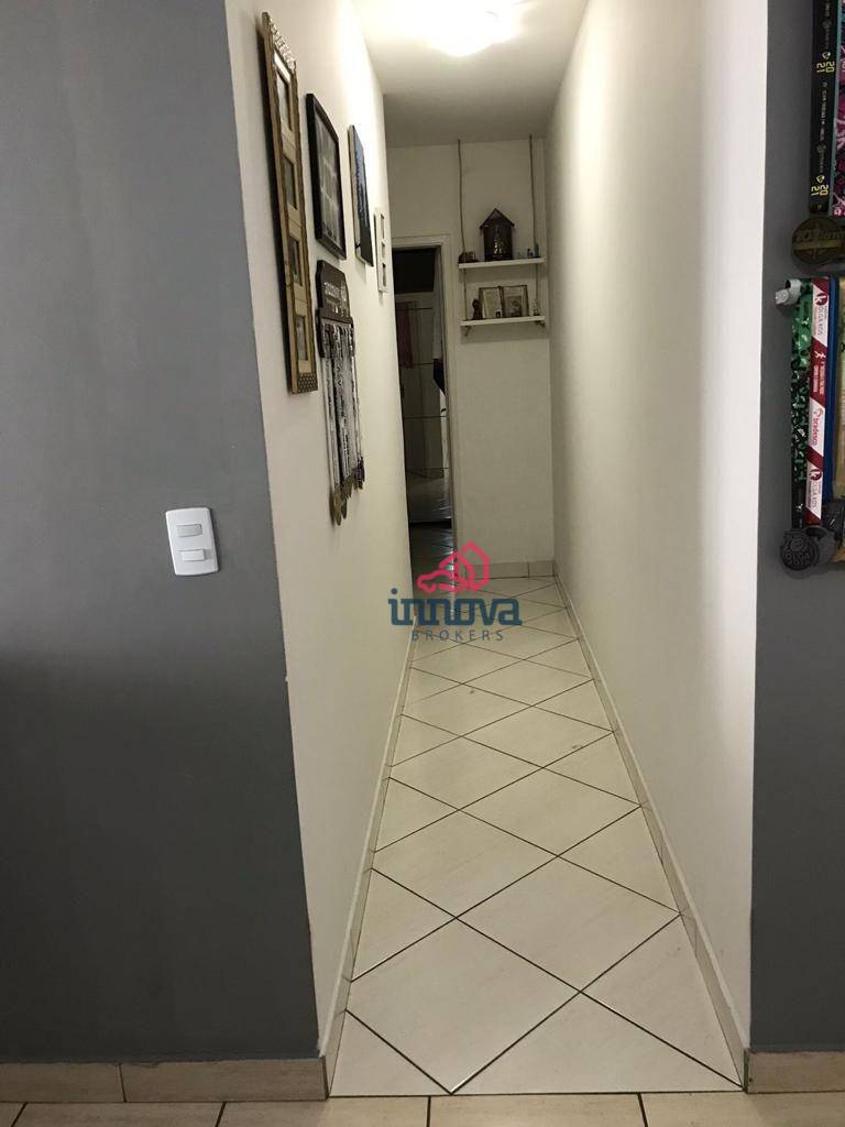 Apartamento à venda com 2 quartos, 65m² - Foto 2