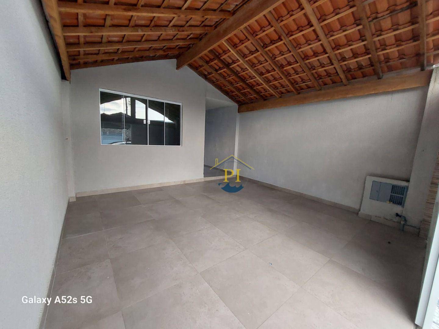 Casa à venda com 2 quartos, 70m² - Foto 1