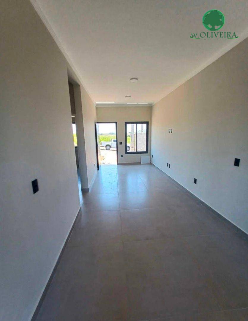 Casa à venda com 2 quartos, 56m² - Foto 4