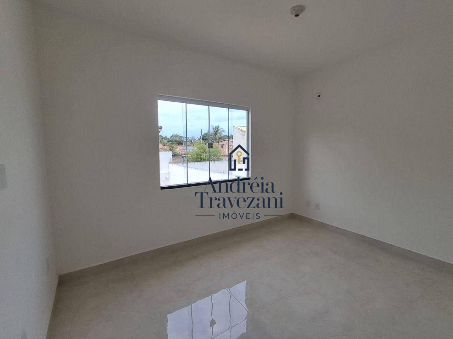 Casa à venda com 2 quartos, 68m² - Foto 2