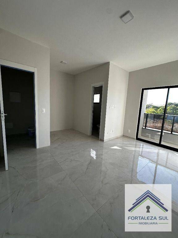 Casa à venda com 3 quartos, 111m² - Foto 8