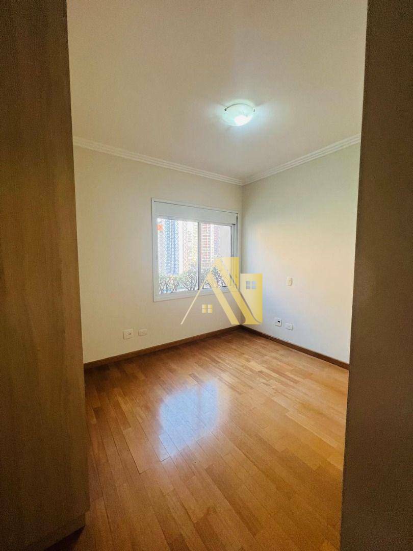 Apartamento à venda com 3 quartos, 140m² - Foto 7