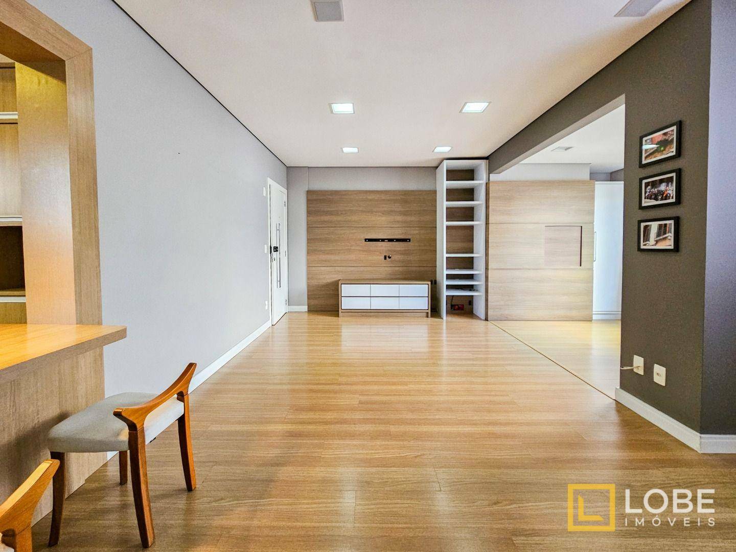 Apartamento à venda com 3 quartos, 112m² - Foto 7