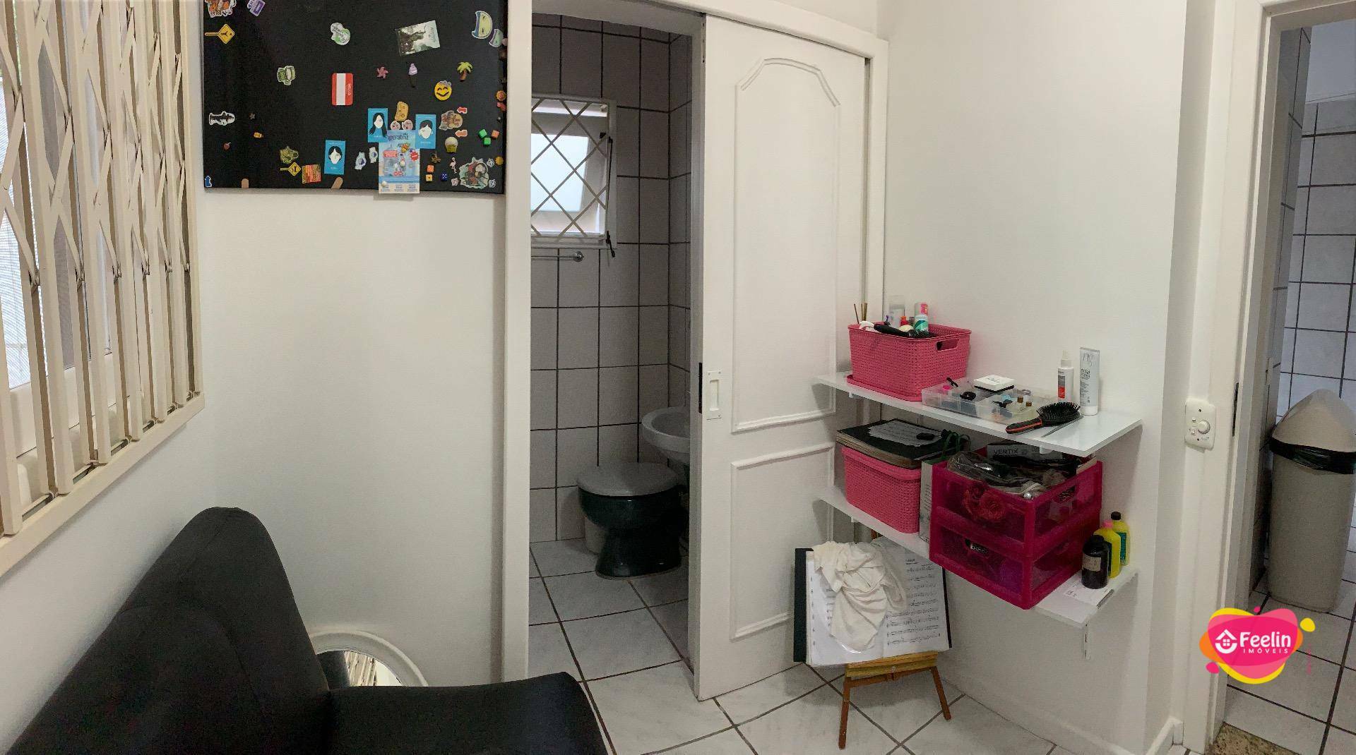 Casa à venda com 4 quartos, 250m² - Foto 14