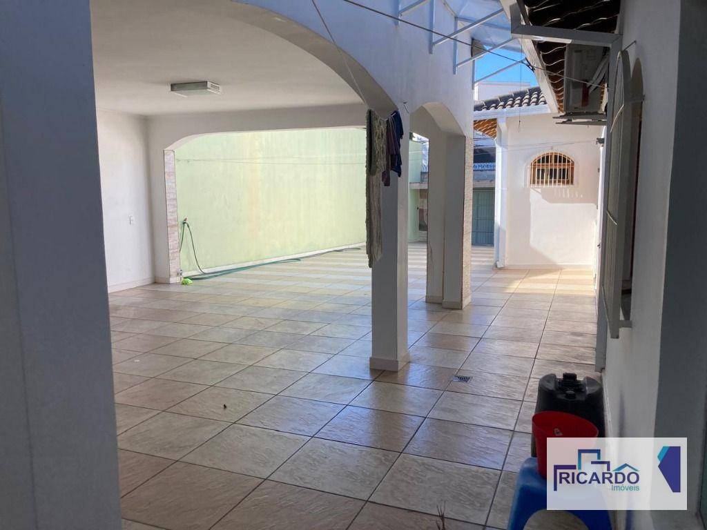 Casa à venda e aluguel com 3 quartos, 298m² - Foto 23